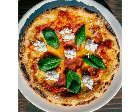 サラミのマルゲリータピザ